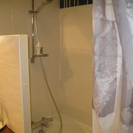 Maison D'hotes L'echoppe & Les Toiles Carbon-Blanc